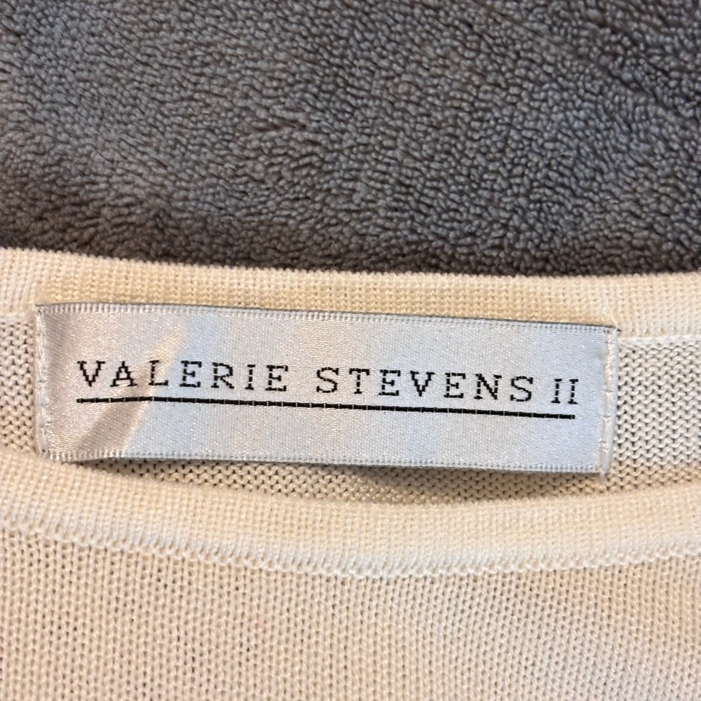 Silk Valerie Stevens Ivory Floral Cardigan Set - Picture 2 of 10